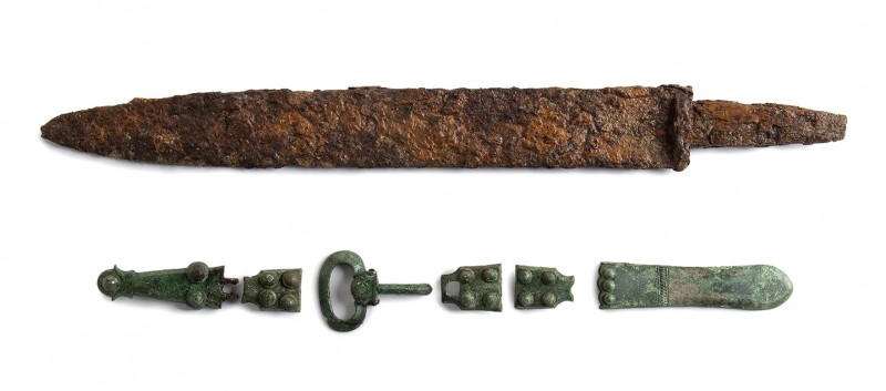 Early Medieval Seax, 7th - 8th century AD; length cm 46,5; Incredible blade, als...