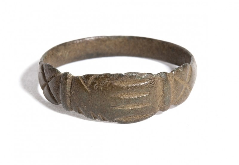 Roman Bronze Marriage Ring with Dextrarum Iunctio, 3rd - 5th century AD; diam cm...