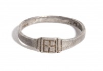 Reinassance Silver Ring, 15th - 16th century; diam cm 1,9. Provenance: English private collection.