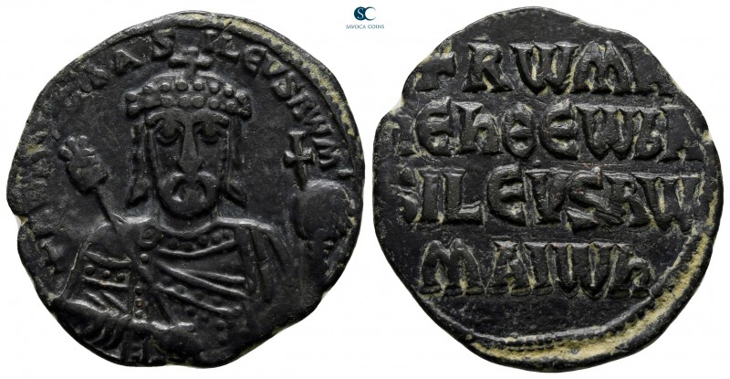 Romanus I Lecapenus AD 920-944. Constantinople
Follis Æ

27 mm, 6,06 g

+RW...