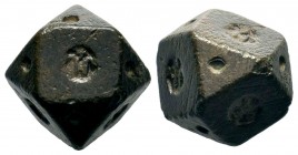 Byzantine bronze dice weight with ring and dot motifs,About fine to about very fine.Condition: Very Fine

Weight: 14,03 gr
Diameter: 12,90 mm