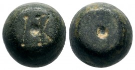 Byzantine bronze dice weight with ring and dot motifs,About fine to about very fine. Condition: Very Fine

Weight: 17,88 gr
Diameter: 12,00 mm