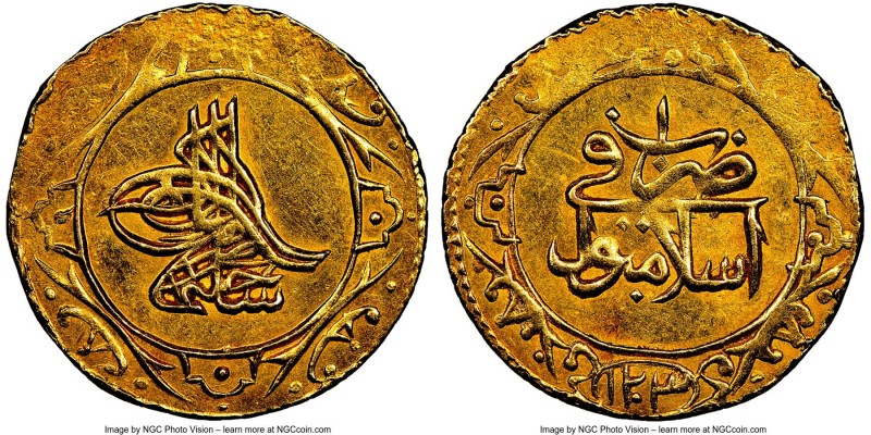 Ottoman Empire. Selim III gold Altin AH 1203 Year 1 (1788/1789) AU55 NGC, Islamb...