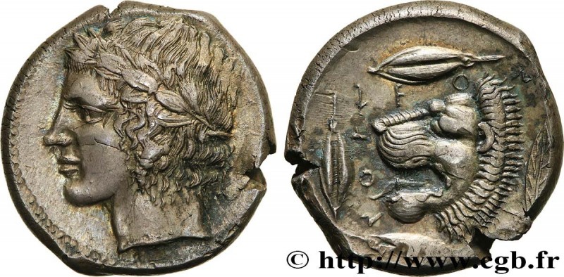 SICILY - LEONTINOI
Type : Tétradrachme "du Maître à la feuille" 
Date : c. 425 A...