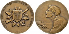 SCHWEIZ - Schützentaler, Schützenmedaillen & Schützenvaria
Basel
Bronzemedaille 1932. Basel. Freundschaftsschiessen. 57.26 g. Richter (Schützenmedai...