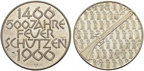 SCHWEIZ - Schützentaler, Schützenmedaillen & Schützenvaria
Basel
Silbermedaille 1966. 500 Jahre Feuerschützen. 15.00 g. Polierte Platte. FDC / Choic...