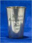 SCHWEIZ - SCHÜTZENPOKALE UND SCHÜTZENMEMORABILIA
Bern
Schützenbecher in Silber 1897. Bern. Bernisches Kantonalschützenfest. 80.00 g. Martin -. Sehr ...