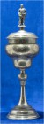 SCHWEIZ - SCHÜTZENPOKALE UND SCHÜTZENMEMORABILIA
Bern
Schützenpokal in Silber mit vergoldetem Innenbereich 1910. Bern. Eidgenössisches Schützenfest....