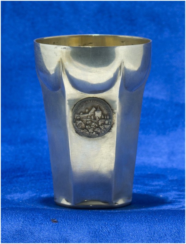 SCHWEIZ - SCHÜTZENPOKALE UND SCHÜTZENMEMORABILIA
Bern
Schützenbecher in Silber...