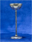 SCHWEIZ - SCHÜTZENPOKALE UND SCHÜTZENMEMORABILIA
Fribourg
Schützenpokal in Silber o. J. (um 1920/1930). Société de tir de la ville de Fribourg. 63.0...