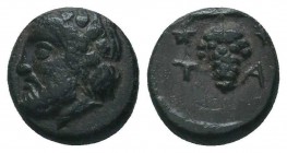 Temnos AE, head of Dionysos / grape, 4th Century BC

Condition: Very Fine

Weight: 1.50 gr
Diameter: 10 mm