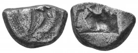Archaic Greek , Cut Fragment, circa 5th -3rd Century BC. AR,

Condition: Very Fine

Weight: 5.10 gr
Diameter: 17 mm