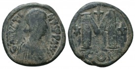 Justin I AE Follis, Circa 518-527 AD.

Condition: Very Fine

Weight: 12.00 gr
Diameter: 31 mm