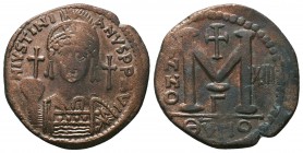 Justinian I. AE Follis , 527-565 . Antioch, RY 13 (539/40). D N IVSTINI-ANVS PP AVI, helmeted and cuirassed bust of Justinian I facing, holding globus...