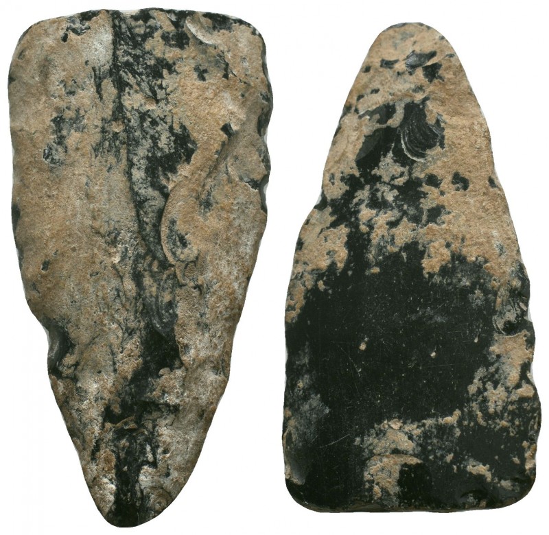 Pre - Historic Stone Arrov Head, ca. 2000 - 1700 B.C.

Condition: Very Fine
...
