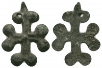 Byzantine Empire, c. 8th-11th century AD. Interesting bronze cross pendant.

Condition: Very Fine

Weight: gr
Diameter: mm