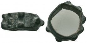 Byzantine Empire, c. 8th-12th century. Bronze ring 

Condition: Very Fine

Weight: gr
Diameter: mm