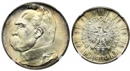 Pilsudski, 10 zloty 1939 - NGC MS66
Moneta o zniewalającej prezencji. Egzemplarz doskonały, wyjątkowo świeży, z pięknym, zegarowym połyskiem, w delik...