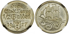 Free City of Danzig, 1/2 gulden 1927 - NGC MS62
Zdecydowanie rzadszy rocznik od analogicznego 1923.&nbsp;
Menniczy stan zachowania.Reference: Parchi...