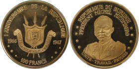 Weltmünzen und Medaillen, Burundi. Präsident Michel Micombero. 100 Francs 1967, Gold. 0.93 OZ. KM 15. PCGS PR66 DCAM