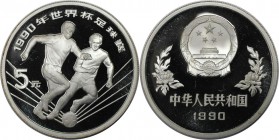 Weltmünzen und Medaillen, China. Fußball-WM 1990 in Italien - Zweikampf. 5 Yuan 1990, Silber. KM 297. Polierte Platte