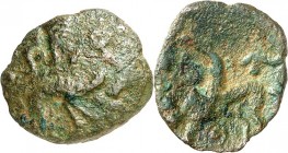 GALLIEN. 
AMBIANI (um Amiens). 
anonym (60-25 v. Chr.). AE-Quadrans 16mm 1,94g. Eber n. r., zw. Zeichen, rechts Bukranium / Pferd n.l., oben Bukrani...