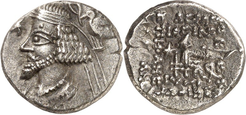 PARTHIEN. 
KÖNIGREICH. 
Phraates IV. 38-2 v. Chr. Drachme 3,79g. Büste in Orna...