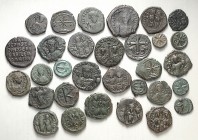 BYZANZ. 
ALLGEMEIN. 66 AE-Folles 13-27mm von Anastasius 491-518 bis Constantin VII u. Romanus I. 913-959, halbe Folles , Decanumia, Pentanumia, u.a. ...