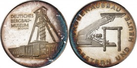 ARCHITEKTUR. 
MUSEEN. 
BOCHUM. Medaille o.J. (1977) (o. Sign., Fiedler) a.d. Geschichte d. Bergbaus. Förderturm vor Bergbaumuseum / Darst. zum Grube...
