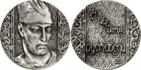 PERSONEN. 
DICHTER und SCHRIFTSTELLER. 
RUSTAWELI, Schota *um 1172 Rustawi +um 1216 Jerusalem. Medaille o.J. (v. Olga Baranowskaja) Brb. mit Mütze v...
