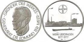 PERSONEN. 
INDUSTRIELLE und UNTERNEHMER. 
TER MEER, Edmund. Medaille 1977 (b. intercoin) Werk UERDINGEN 100 Jahre. Kopf n.halbl. / BAYER-Emblem über...