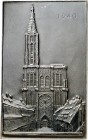KUNSTMEDAILLEN. 
EISENKUNSTGUSS. 
Lauchhammerwerk. Eins. Plakette 1940 (sign.&nbsp;FH, v.&nbsp;Fritz Hörnlein). Ansicht des Straßburger Münsters v.v...