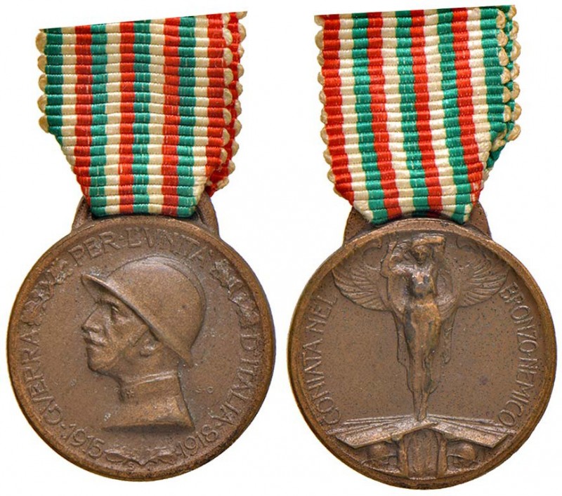 Vittorio Emanuele III - Medaglietta Guerra 1915-1918 - 3,78 grammi. Con nastrino...