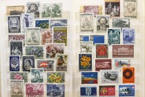 Austria Varie- Album contenente una raccolta di francobolli - Come da foto.
n.a.