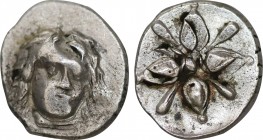 SATRAPS OF CARIA. Hidrieus (Circa 351/0-344/3 BC). Trihemiobol. Halikarnassos.
Obv: Laureate head of Apollo facing slightly right, with drapery at nec...