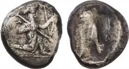 ACHAEMENID EMPIRE. Time of Darios I to Xerxes I (Circa 505-480 BC). Siglos.
Obv: Persian king in kneeling-running stance right, drawing bow.
Rev: Incu...