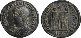 Constantine II. Caesar (AD 324-325). Nicomedia. Obv: CONSTANTINVS IVN NOB C, laureate, draped and cuirassed bust left. Rev: PROVIDENTIAE CAESS, camp g...