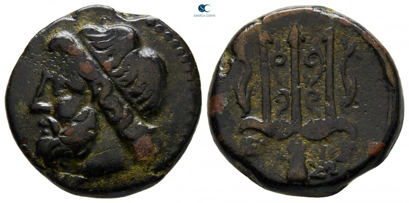 Sicily. Syracuse. Hieron II 275-215 BC. 
Bronze Æ

20 mm., 6,88 g.



ver...