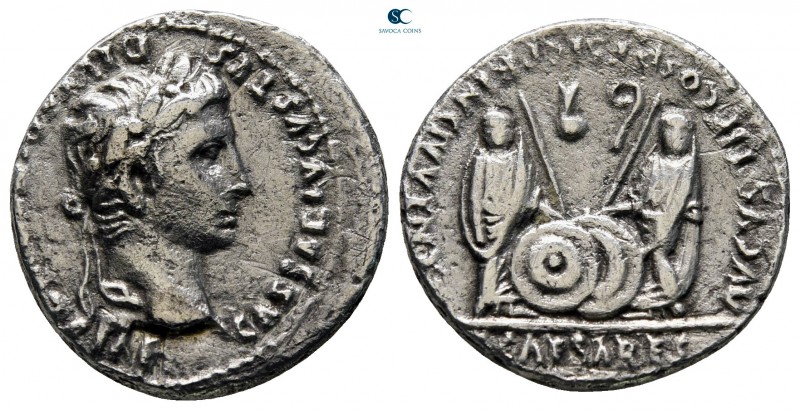 Augustus 27 BC-AD 14. Lugdunum
Denarius AR

19 mm., 3,31 g.

very fine