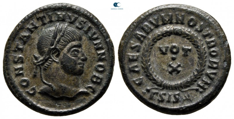 Constantinus II, as Caesar AD 317-337. Siscia
Follis Æ

19 mm., 3,56 g.

ve...