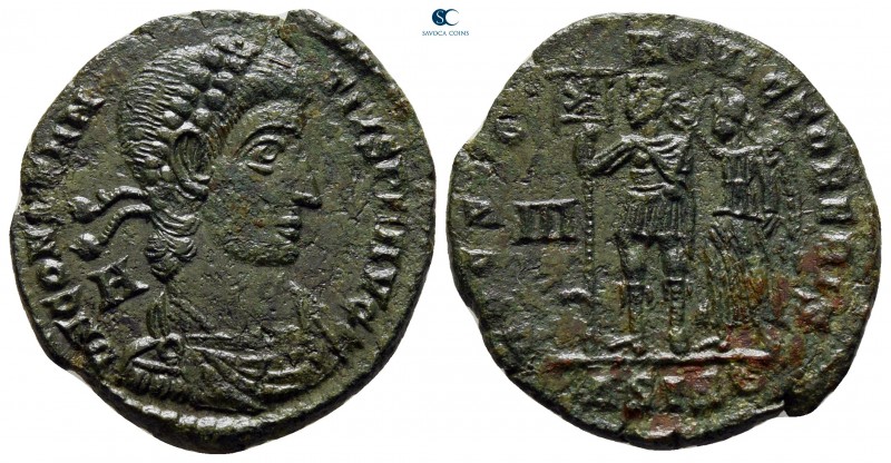 Constantius II AD 337-361. Siscia
Centenionalis Æ

24 mm., 4,45 g.

very fi...