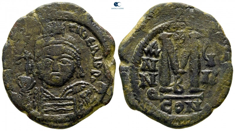 Maurice Tiberius AD 582-602. Constantinople
Follis Æ

33 mm., 12,62 g.

ver...