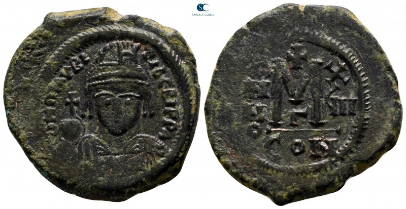 Maurice Tiberius AD 582-602. Constantinople
Follis Æ

31 mm., 11,51 g.

nea...