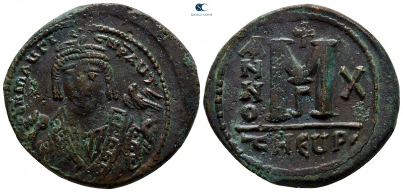 Maurice Tiberius AD 582-602. Theoupolis (Antioch)
Follis Æ

30 mm., 11,82 g....