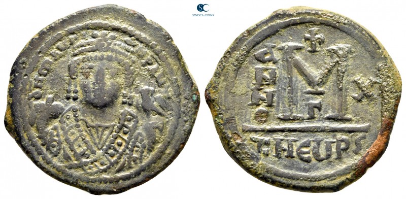 Maurice Tiberius AD 582-602. Theoupolis (Antioch)
Follis Æ

30 mm., 11,72 g....
