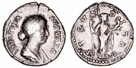 Faustina, esposa de M. Aurelio
Denario. AR. R/FECVNDITAS. 3.22g. RIC.677. BC/BC+.
