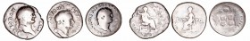 Lotes de Conjunto
Denario. AR. Lote de 3 monedas. Vespasiano (2) y Tito. BC a BC-.