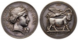 Caroline Reine de Naples, Paris, 1808, AG 7.02 g. 22.6 mm par Brenet
Ref : Bramsen cfr. 772, Julius 1980, Essling 2543, TNE 28.3
Très Rare, FDC