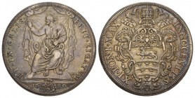 Innocent XI (1676-1689) Piastra 1680 (invisible mount mark and slightly tooled) BERMAN 2086. 31.98 g vorzüglich