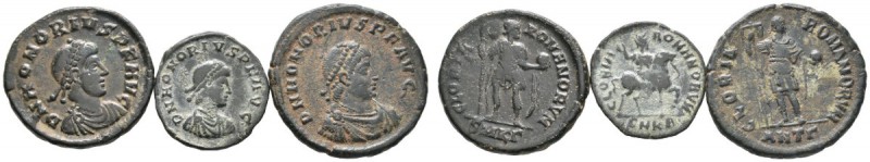 Kaiserzeit
Honorius 393-423
Lot (3 Stücke): Bronzemünzen. Panzerbüste mit Diad...